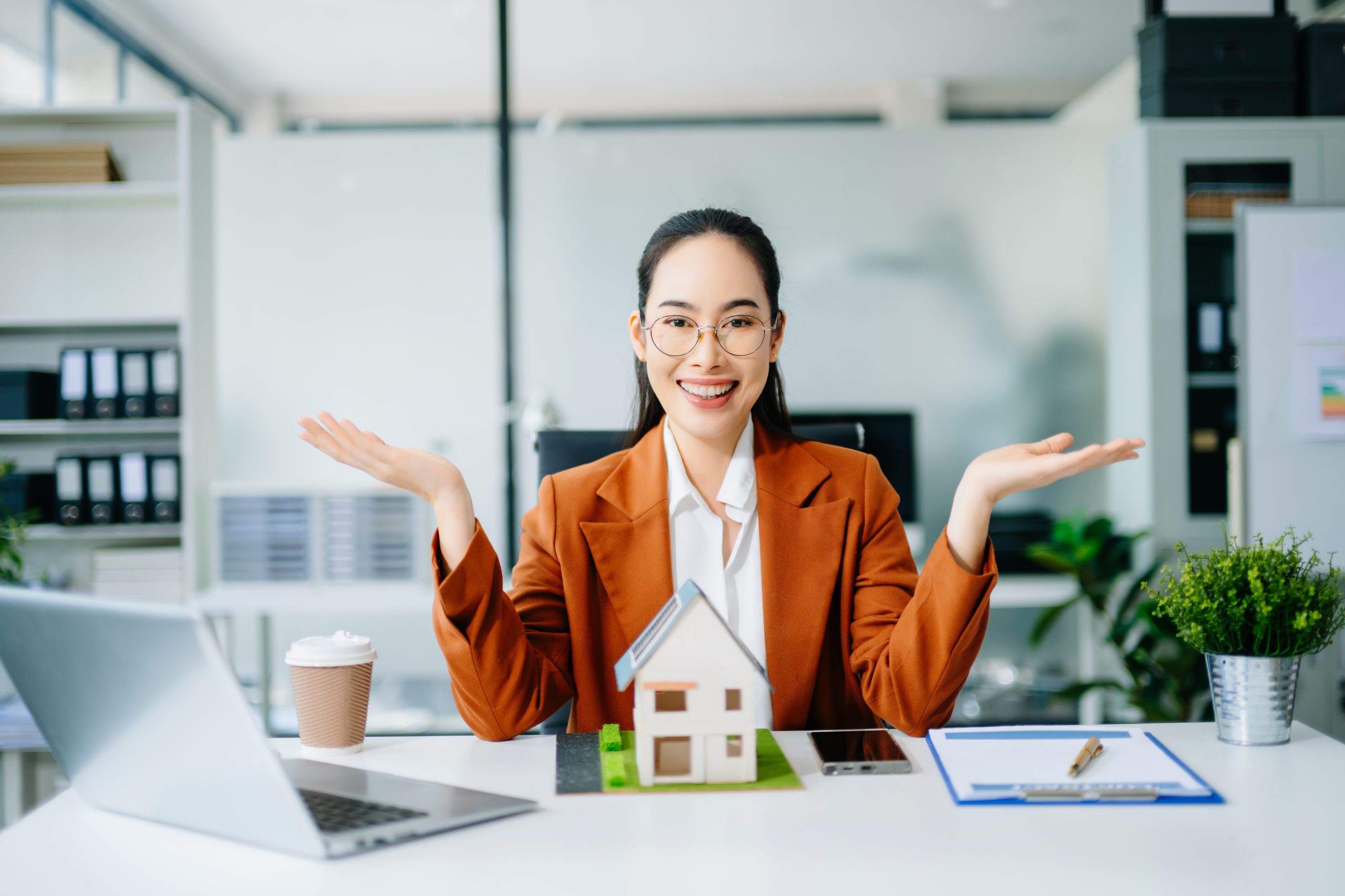 Step-by-Step Guide: Comparing Estate Agent Offers in Spain Without Obligation